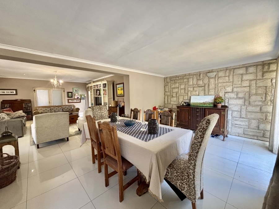 4 Bedroom Property for Sale in Vierlanden Western Cape